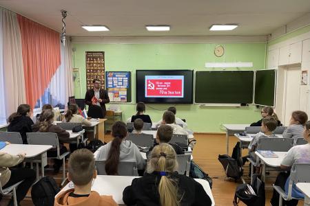 В Карелии продолжается проект «Знамя нашей Победы». Патриотический урок прошёл в посёлке Хилюля