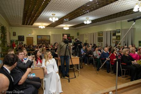 В Омском обкоме КПРФ состоялся праздничный концерт