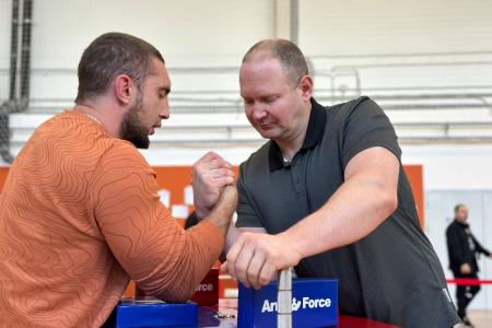 Чемпионат Самарской области по армрестлингу прошел при поддержке КПРФ