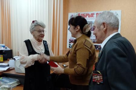 Рязанские депутаты-коммунисты поздравили общественных активисток с Днем Матери