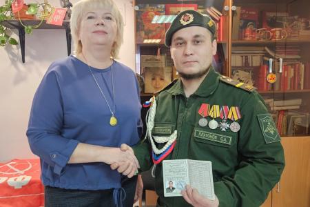 Ямало-Ненецкий автономный округ. Салехардские коммунисты приняли в свои ряды участника СВО