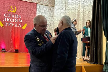 Память Великого Октября жива: коммунисты Бурятии отметили 108-летие Революции