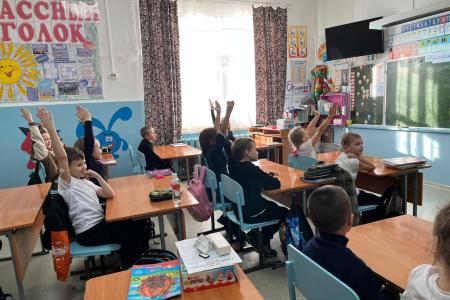 В Забайкалье коммунисты рассказали о пионерии школьникам Лесного Городка