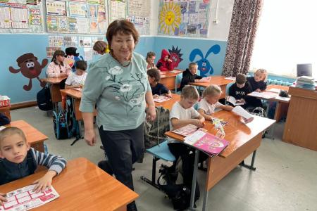 В Забайкалье коммунисты рассказали о пионерии школьникам Лесного Городка