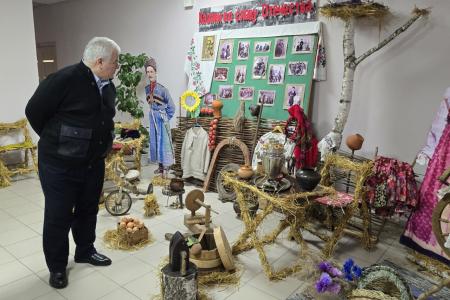 Делегация КПРФ во главе с Казбеком Тайсаевым привезла гуманитарную помощь приграничным территориям Брянской области