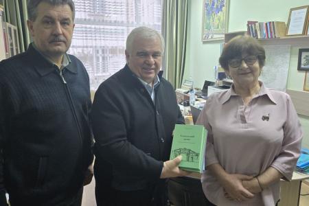 Делегация КПРФ во главе с Казбеком Тайсаевым привезла гуманитарную помощь приграничным территориям Брянской области