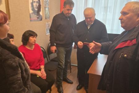 Делегация КПРФ во главе с Казбеком Тайсаевым привезла гуманитарную помощь приграничным территориям Брянской области
