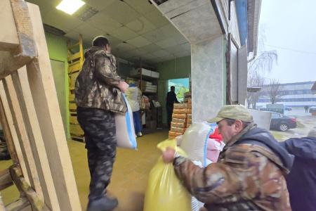 Делегация КПРФ во главе с Казбеком Тайсаевым привезла гуманитарную помощь приграничным территориям Брянской области