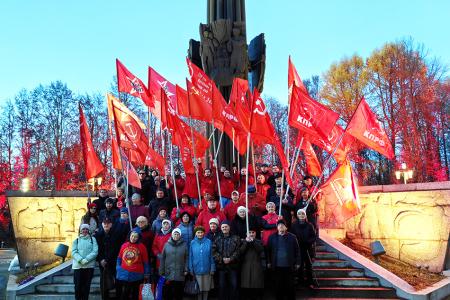 Ивановские коммунисты отметили 108-ю годовщину Великого Октября