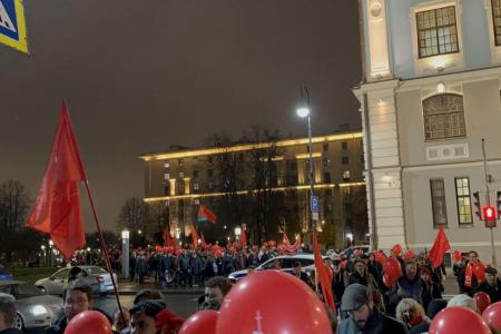 Санкт-Петербург. Крейсер «Аврора» — наша гордость и наша путеводная звезда