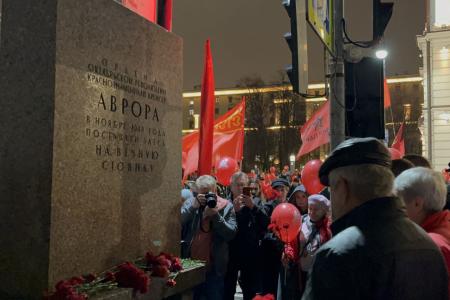 Санкт-Петербург. Крейсер «Аврора» — наша гордость и наша путеводная звезда