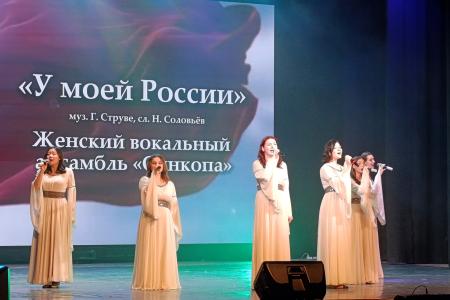 В Новосибирске в 11-й раз прошел фестиваль комсомольской песни «Беспокойные сердца»