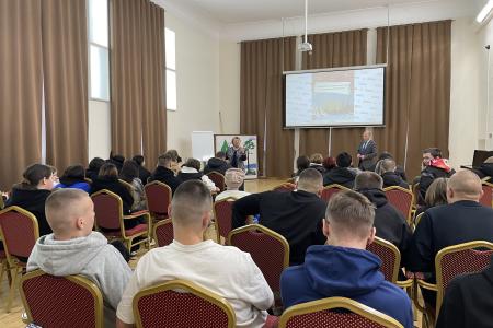 Карелия. Коммунисты на встрече с молодежью обсудили опыт КНР