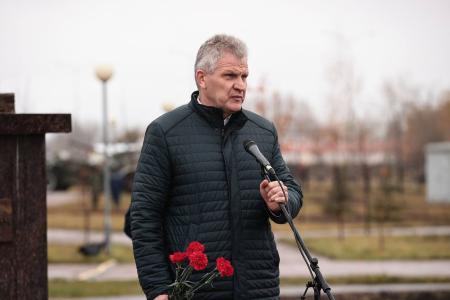 Сенатор Айрат Гибатдинов принял участие в открытии памятников павшим десантникам-разведчикам и воинам-десантникам в Ульяновске