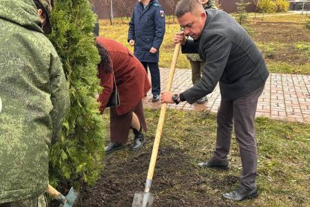 Сенатор Айрат Гибатдинов принял участие в открытии памятников павшим десантникам-разведчикам и воинам-десантникам в Ульяновске