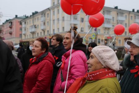 Марш красных. Саранск встретил годовщину Великого Октября