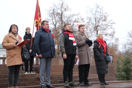 Марш красных. Саранск встретил годовщину Великого Октября