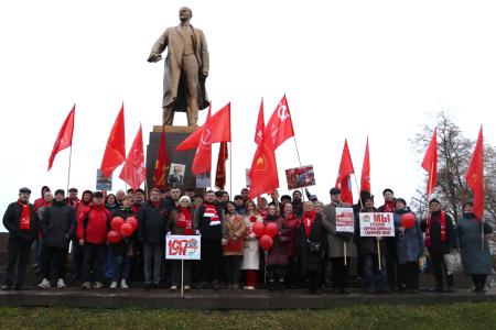 Марш красных. Саранск встретил годовщину Великого Октября