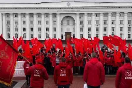 Ульяновские коммунисты в 108-ю годовщину Великого Октября направили гуманитарный конвой в поддержку Защитников Родины