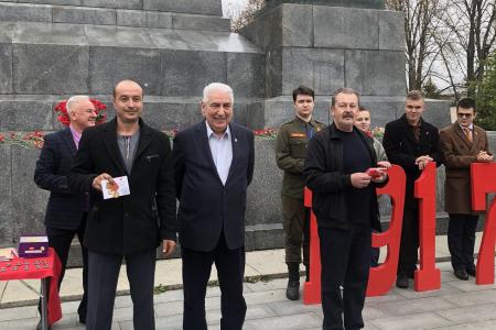 Севастополь отметил День Великого Октября