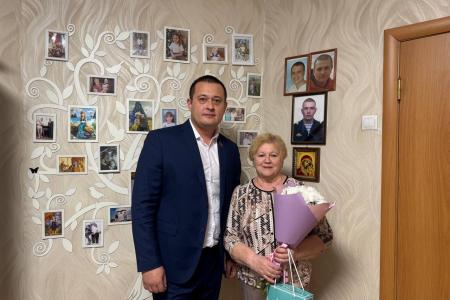 В преддверии Дня Матери ульяновские коммунисты навестили матерей героев
