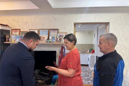В преддверии Дня Матери ульяновские коммунисты навестили матерей героев