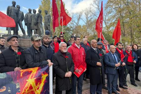 Дагестан. В Махачкале отметили 108-ю годовщину Великого Октября