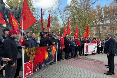Дагестан. В Махачкале отметили 108-ю годовщину Великого Октября