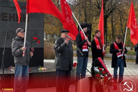 Калининград встречает годовщину революции