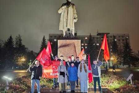 Подмосковные коммунисты: Великий Октябрь и его идеи - в нашем труде!