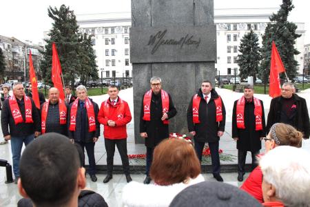 Праздник Октября в ЛНР