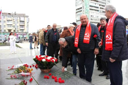 Праздник Октября в ЛНР