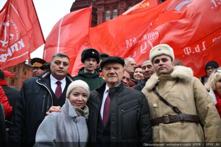 Патриотическая акция КПРФ в День Октябрьской Революции