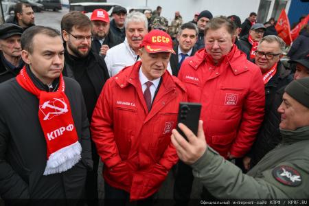 В единстве фронта и тыла. 146-й гуманитарный конвой КПРФ
