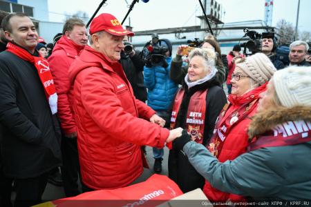 В единстве фронта и тыла. 146-й гуманитарный конвой КПРФ