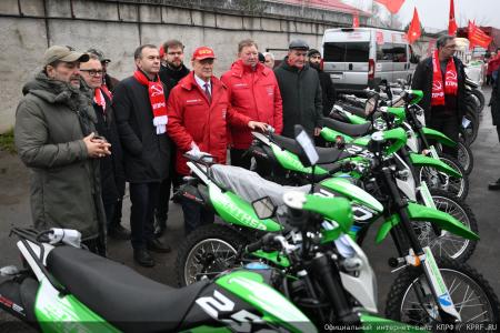 В единстве фронта и тыла. 146-й гуманитарный конвой КПРФ