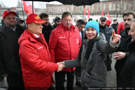 В единстве фронта и тыла. 146-й гуманитарный конвой КПРФ