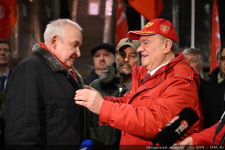 В единстве фронта и тыла. 146-й гуманитарный конвой КПРФ
