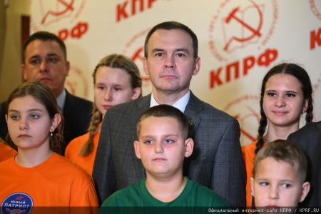 Состоялся торжественный вечер “10 лет проекту: “Дети России - Детям Донбасса””