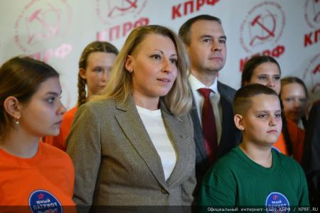 Состоялся торжественный вечер “10 лет проекту: “Дети России - Детям Донбасса””