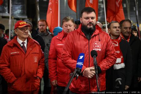 В единстве фронта и тыла. 146-й гуманитарный конвой КПРФ