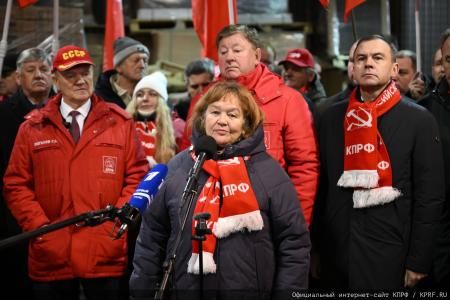 В единстве фронта и тыла. 146-й гуманитарный конвой КПРФ
