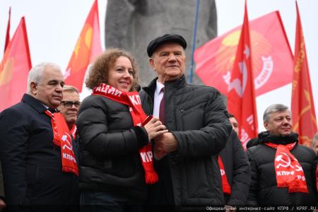 Патриотическая акция КПРФ в День Октябрьской Революции
