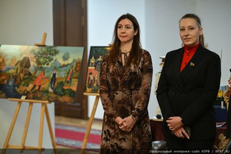 Нина Останина открыла выставку «Игрушка - радость детства» в Государственной Думе