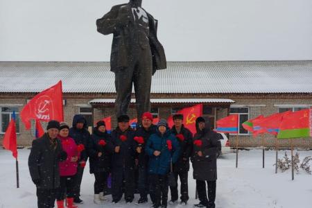 Коммунисты Алтайского края отметили 108-ю годовщину Великого Октября