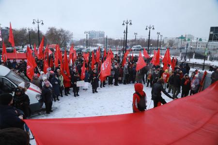 В Омске впервые с 2019 г. День Великой Октябрьской социалистической революции отметили митингом