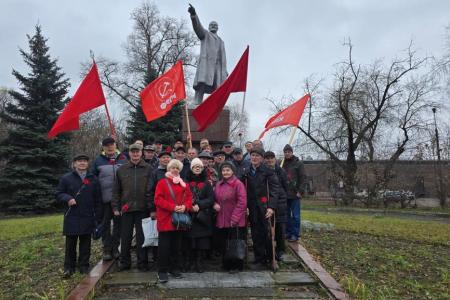 Подмосковные коммунисты отметили праздник Великой Октябрьской социалистической революции по всему региону