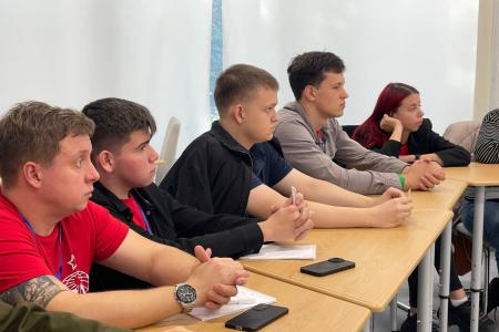 «Вспомнить и осмыслить наследие Октября». В Крыму продолжает свою работу Комсомольский Слет ЮФО