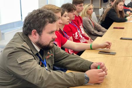 «Вспомнить и осмыслить наследие Октября». В Крыму продолжает свою работу Комсомольский Слет ЮФО