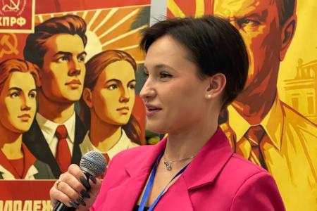 Тренинги по ораторскому мастерству: Слёт комсомольского актива ЮФО продолжает свою работу
